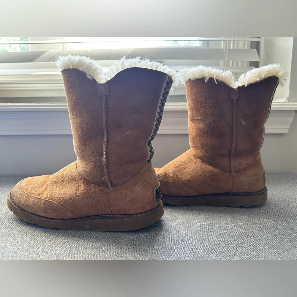 Ugg Women’s Shanleigh Shearling Lined Braided Back Boots in Chestnut